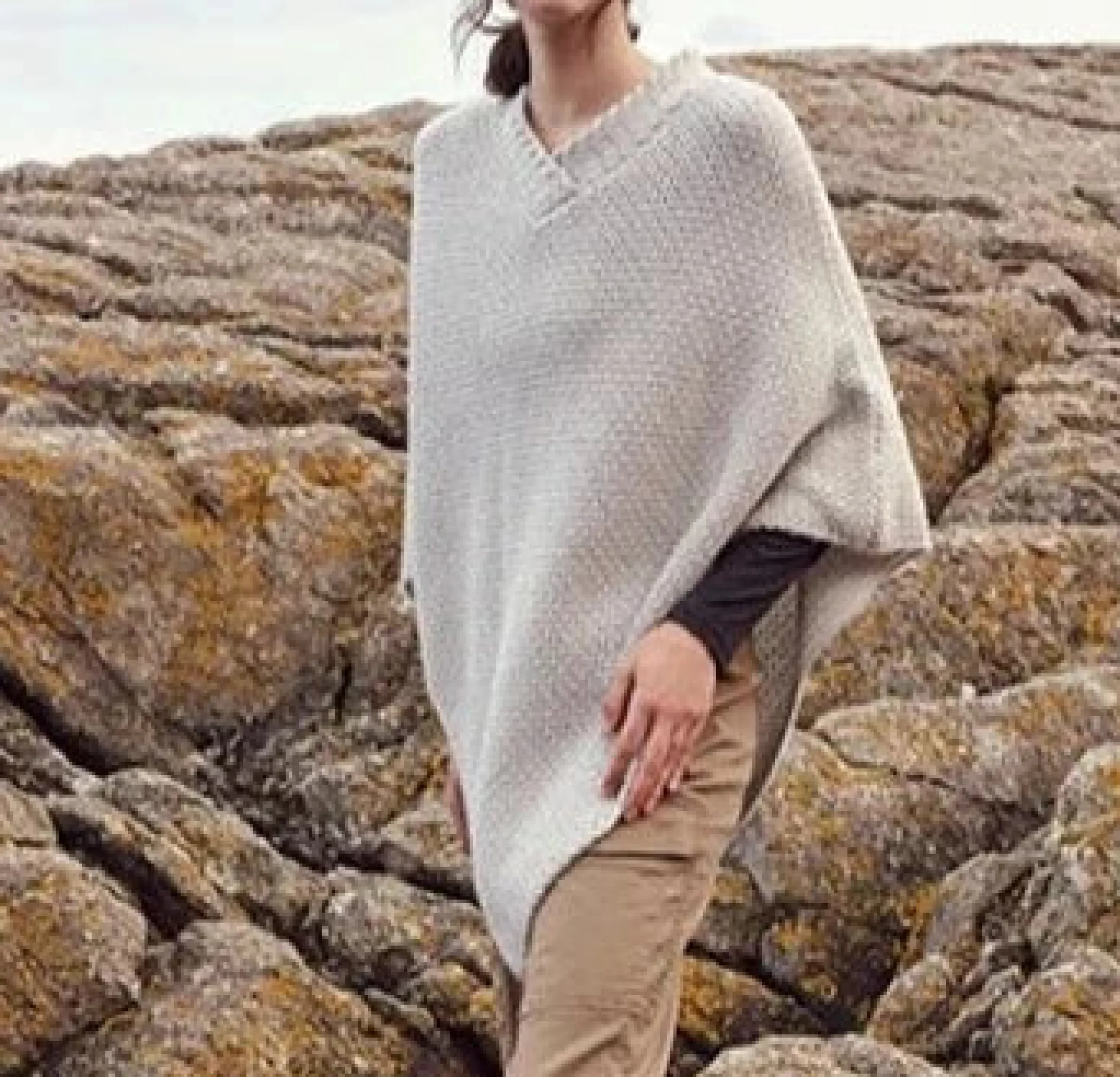 irelandseye-avonberg-cable-nec-xhhbCvjA-1.webp Discount J. W. Hulme Co Irelandseye Avonberg Cable Neck Poncho